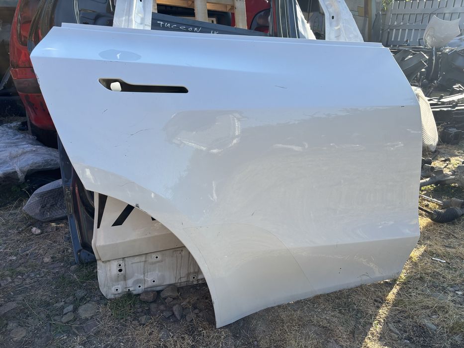 Врата Tesla Model Y