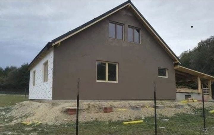 Vând case modulare pe structură metalică