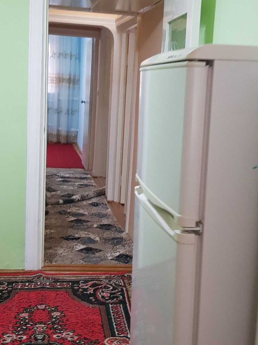 3 мавзе, бозорчага яқин жойда 1 этаж 3 хона квартира сотилади