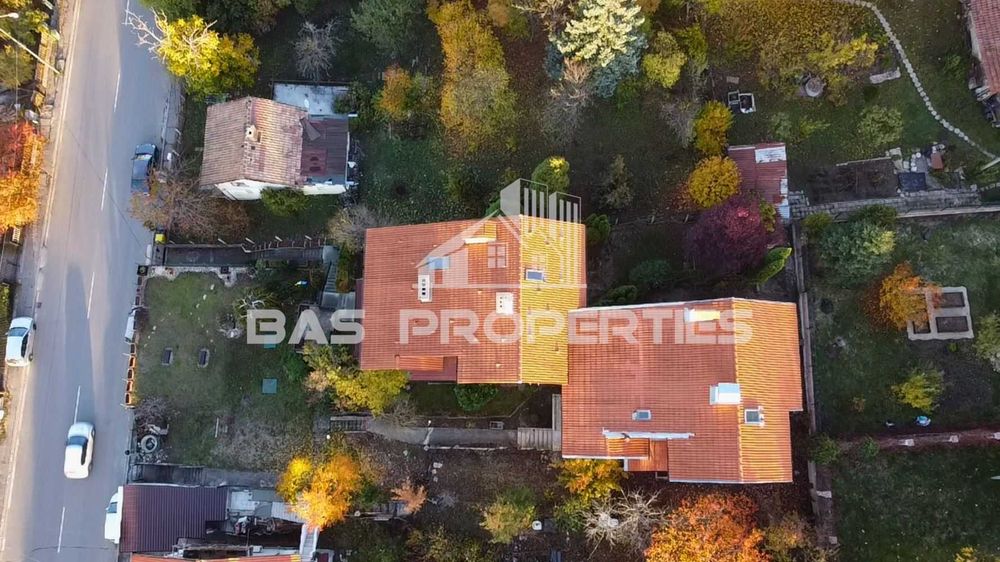 Къща в София-Банкя площ 243