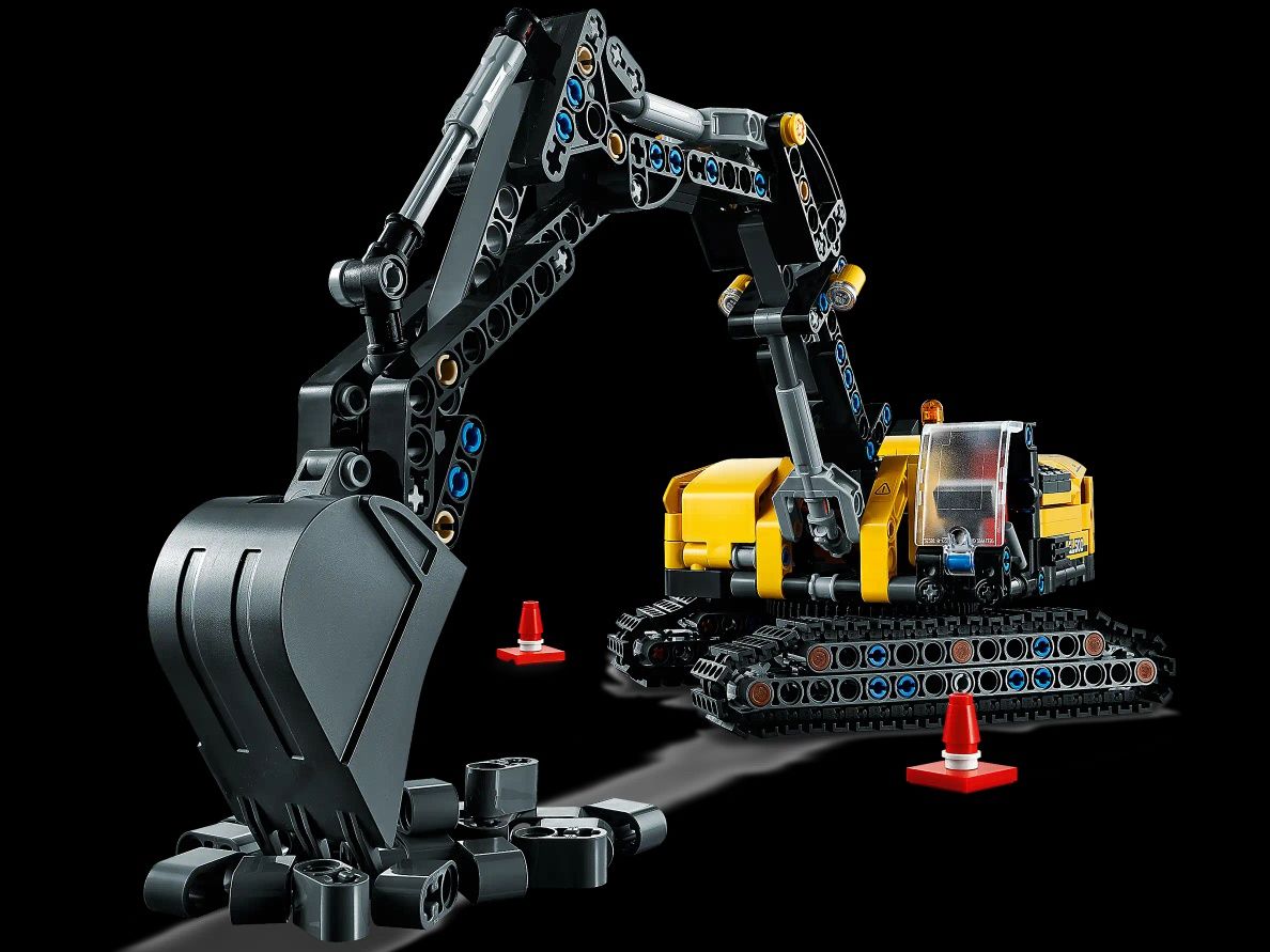 Продавам LEGO Technic Heavy-Duty Excavator 42121