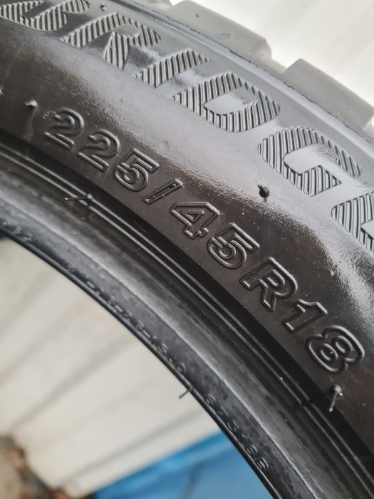 4 Anvelope de iarna *225/45R18*Brigestone*LICHIDARE STOC*100 Lei Buc *