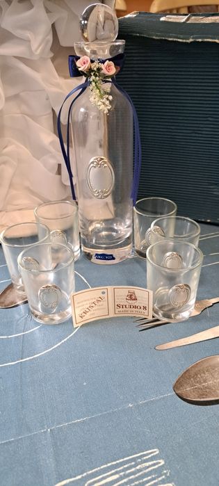 Кристален сервиз със сребърни орнаменти