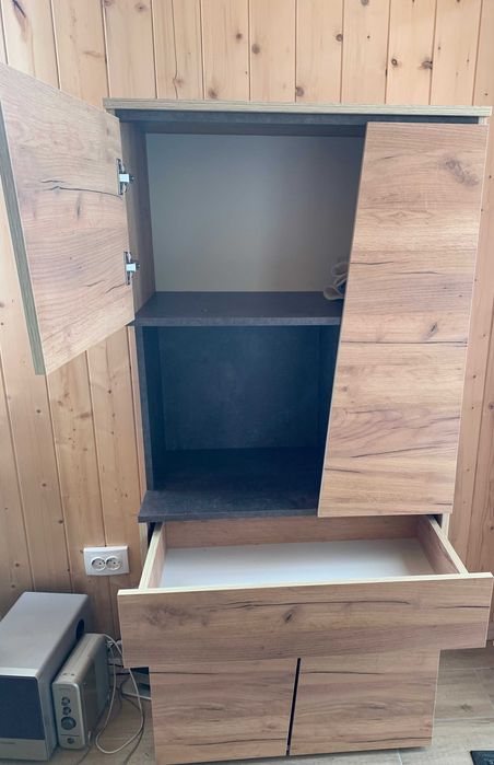 Продам шкаф-витрину