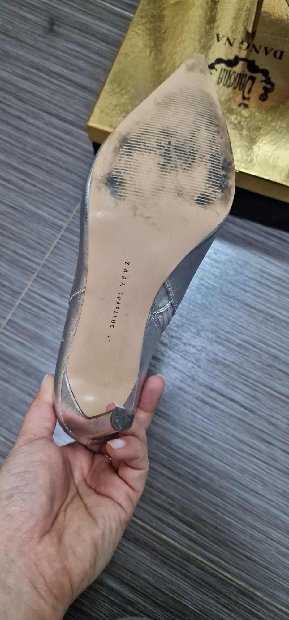 Сапоги Zara  41 на шпильке