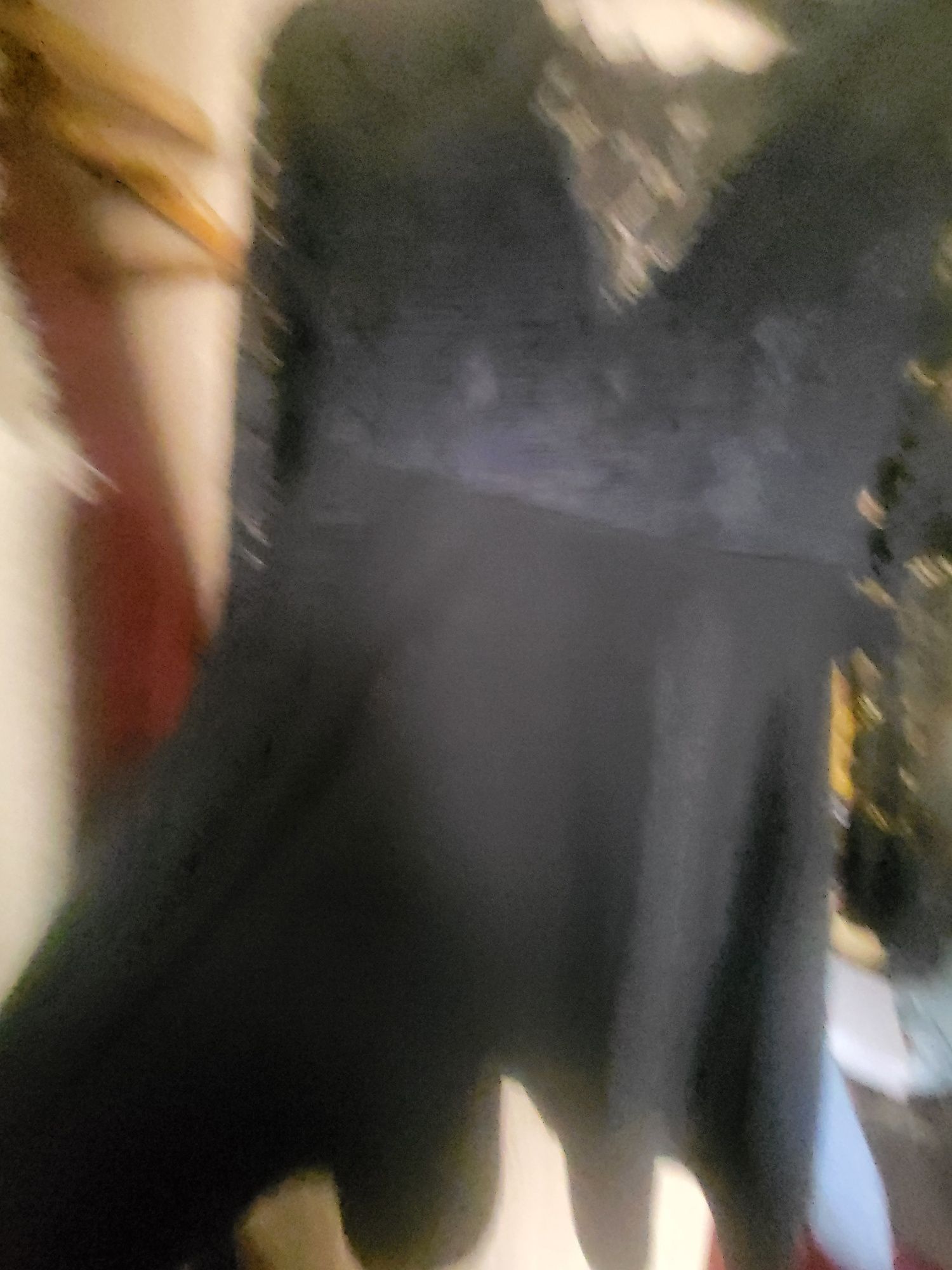 Rochiță neagră cu mâneci