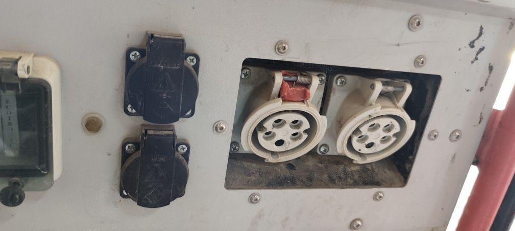 Generator curent ESE 1006