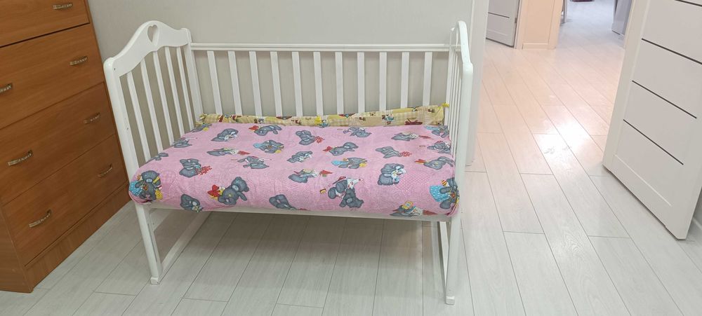 Детская кровать белая