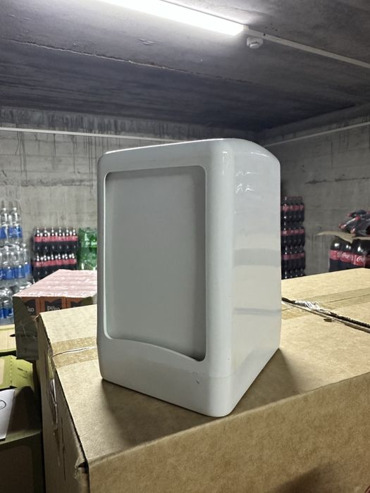 Продам диспенсер для настольных салфеток