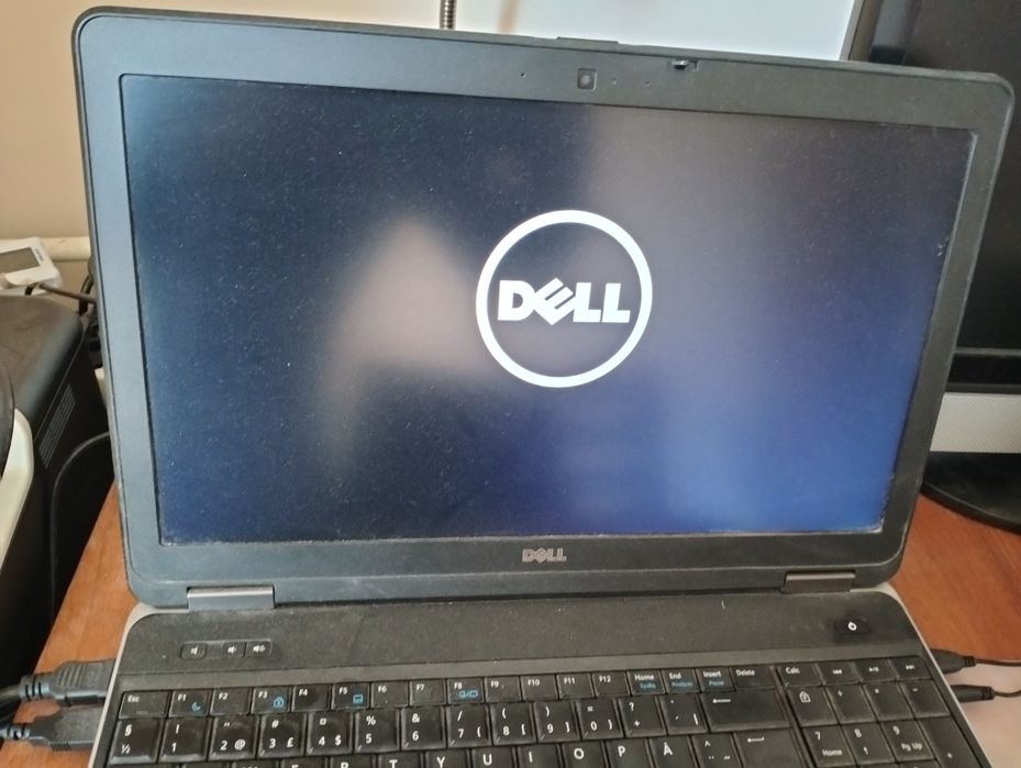 Лаптоп dell продава се