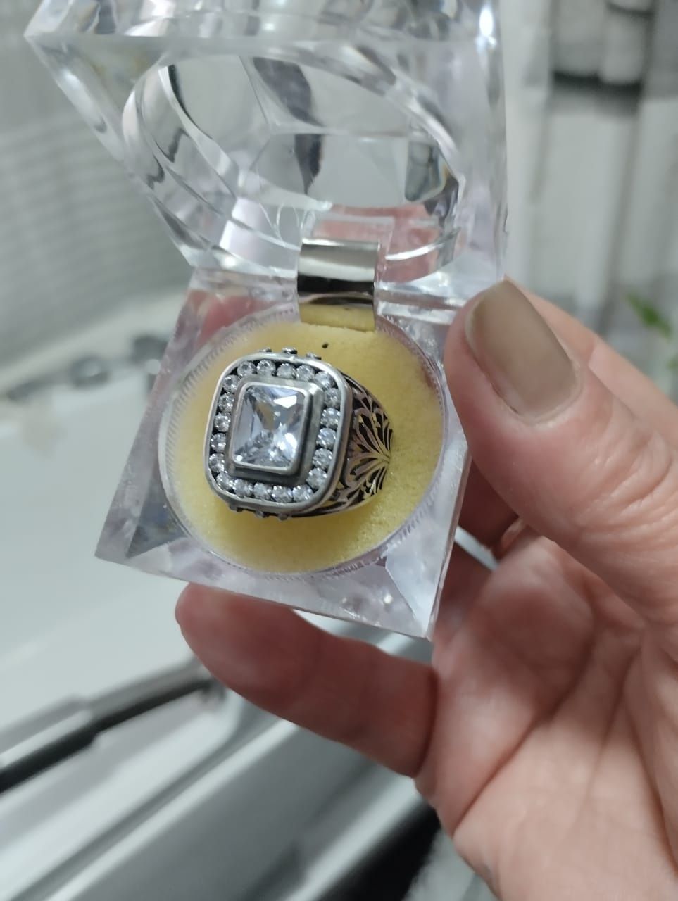 Продам кольцо серебро