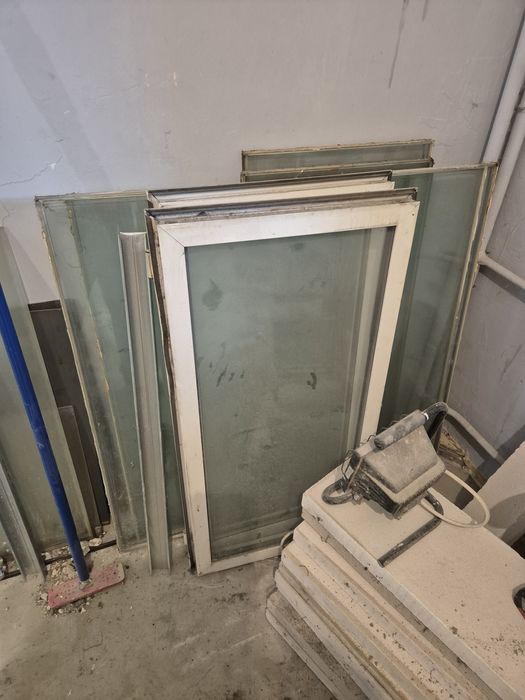 Подарявам двойни стъклопакети от стара алуминиева дограма