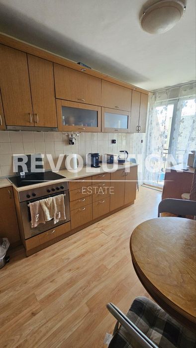 Тристаен апартамент в центъра на Варна!