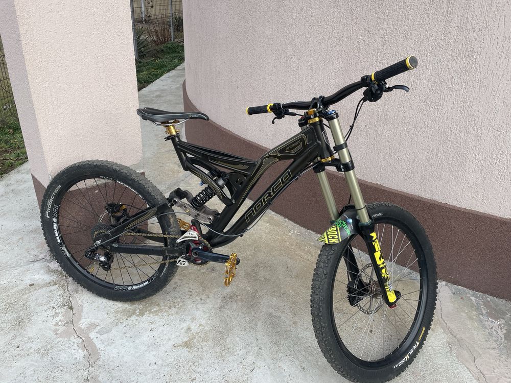 Bicicleta Downhill Norco Atomik