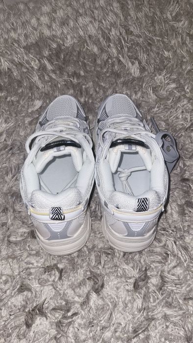 Off-White™ Be Right Back