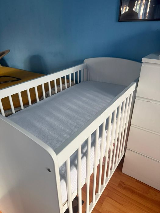 Pătuț din lemn pentru bebe