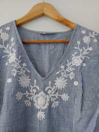 Bluza cu broderie