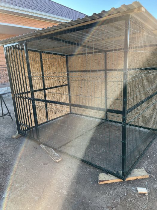 Уличные скамейки и лавки