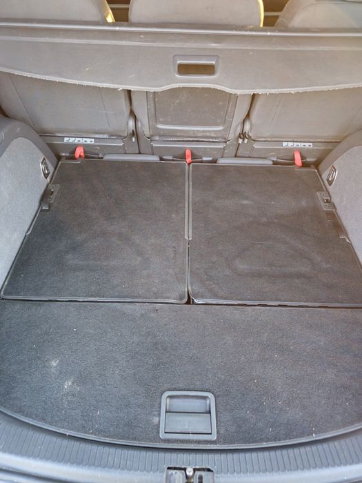 Volkswagen Touran 2011 1.6 dsg