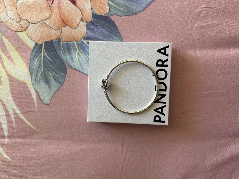 Твърда гривна Pandora moments 19cm