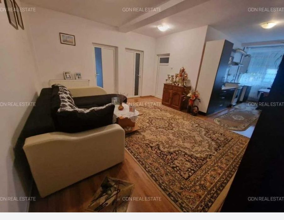 Apartament 3 camere zona Oblemenco/Parcul Tineretului 2012