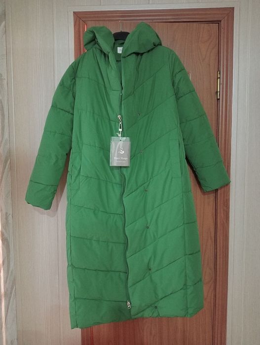 Зимний сезонный пуховик