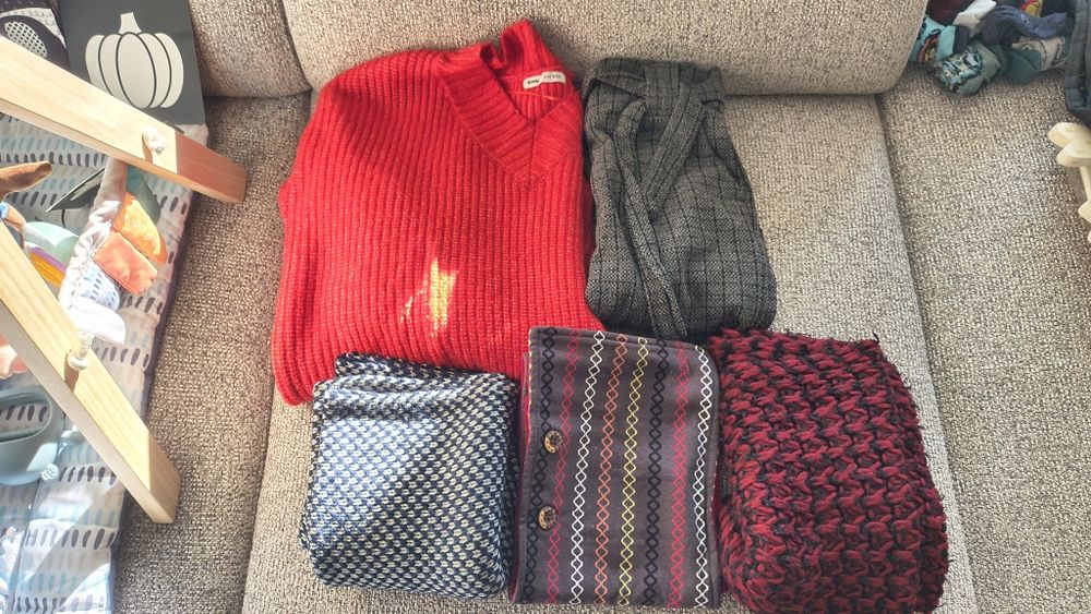 Дамски шалове и дамско палто