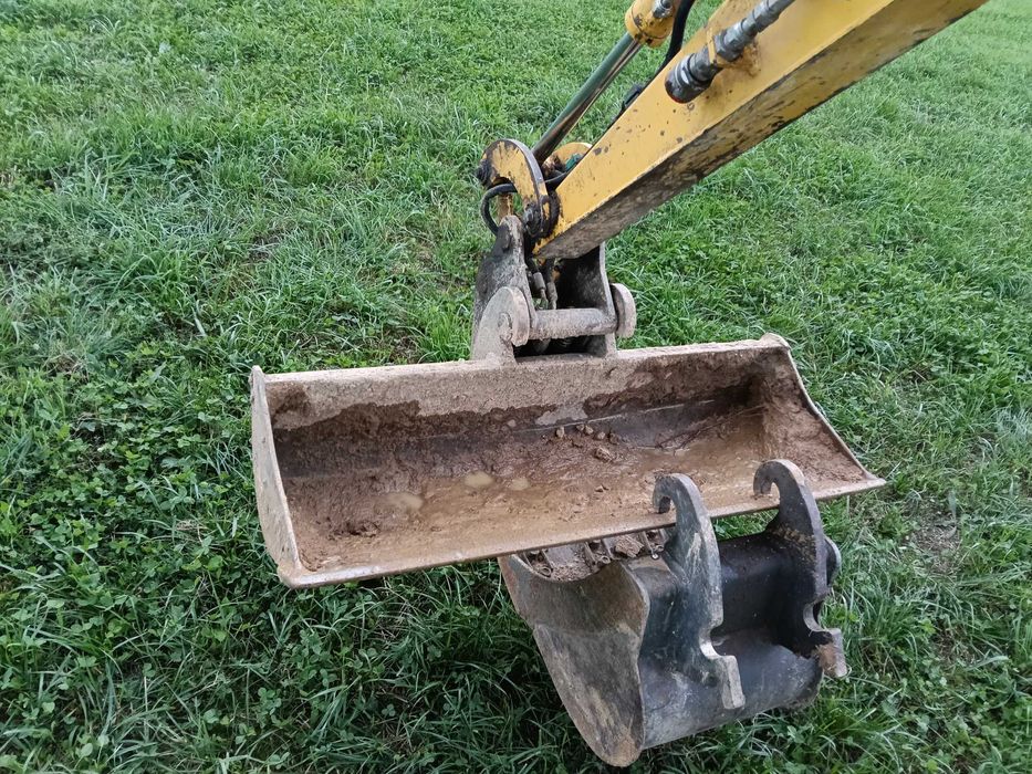 KOMATSU PC 16 1650 kg