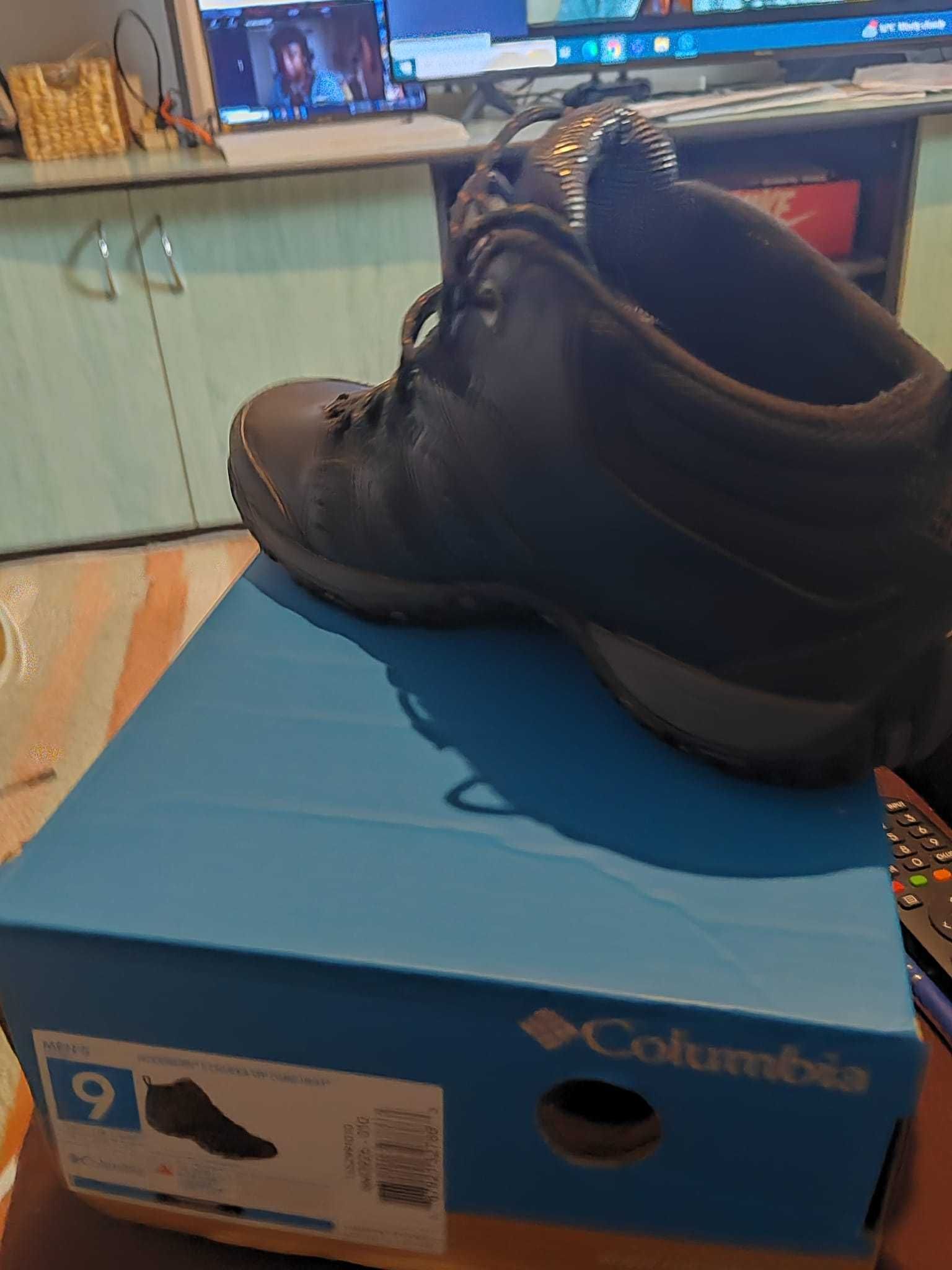 Pantofi / Tenisi trekkings COLUMBIA Peakfreak Nomad Chukka, Marime 42