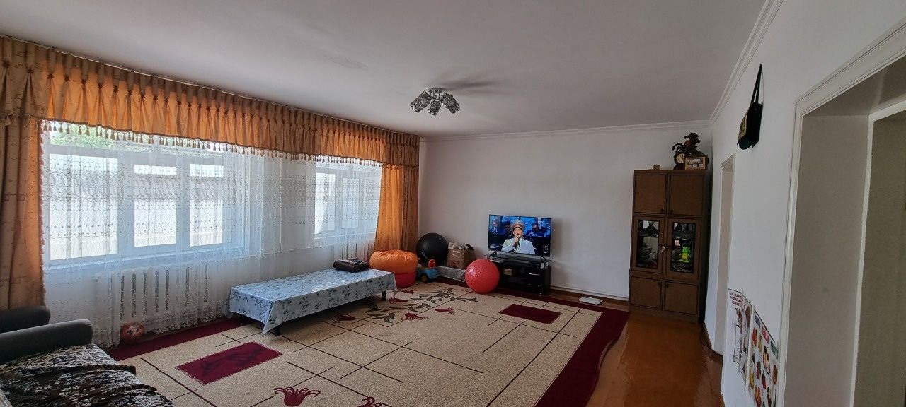 Срочно продаётся два Дома в одном участке г.Чирчик Аранча Багдан.