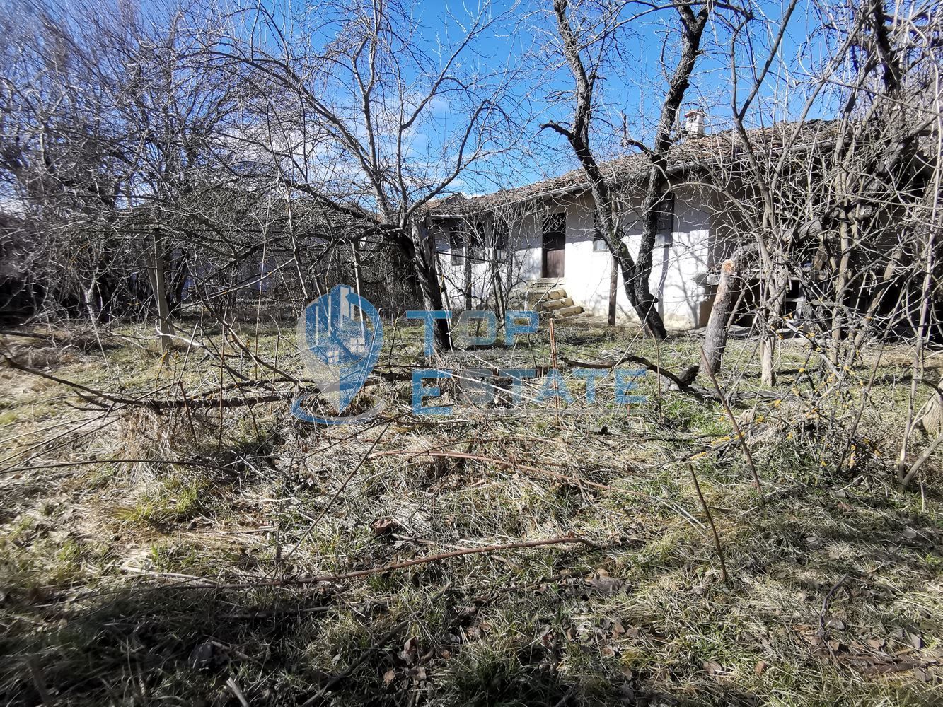 Стара къща на главната улица в село Къпиново, област Велико Търново