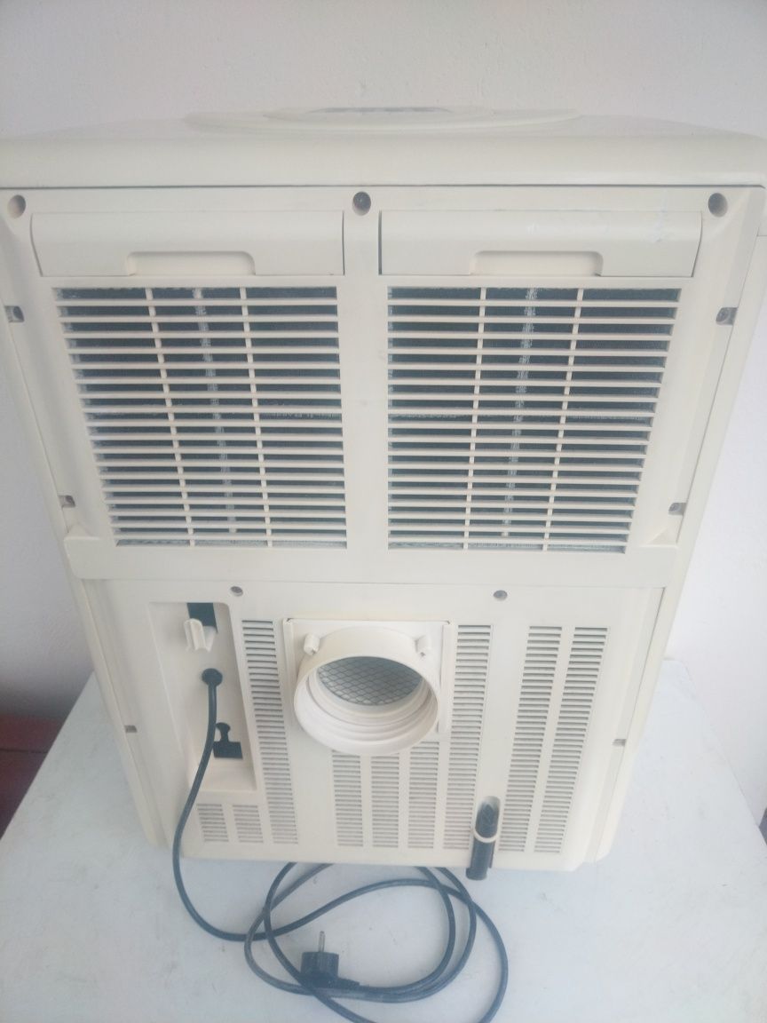 Мобилен климатик KLIMATISEUR 9000Btu
9000BTU
Интегриран таймер / нощен
