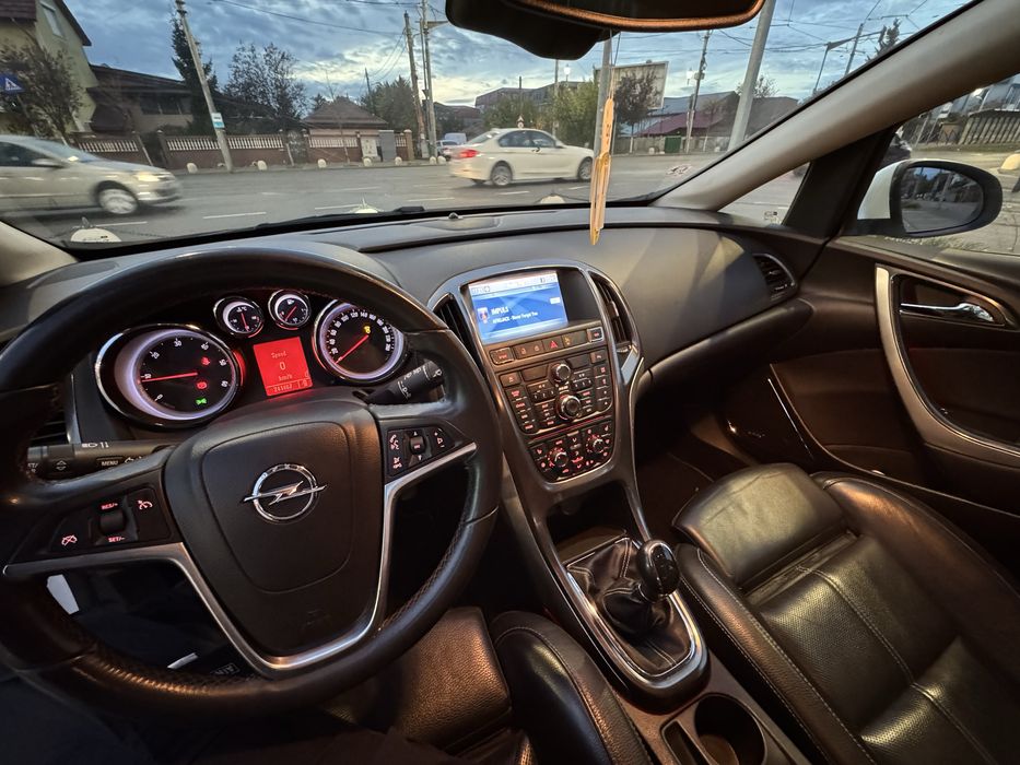 Opel Astra J • 1.7 CDTI