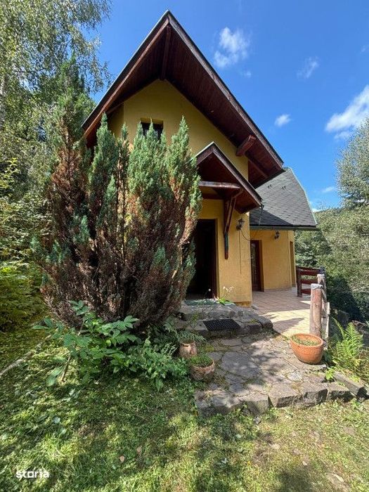 EXCLUSIVITATE! Vanzare casa de vacanta D+P, suprafata 194 mp si teren