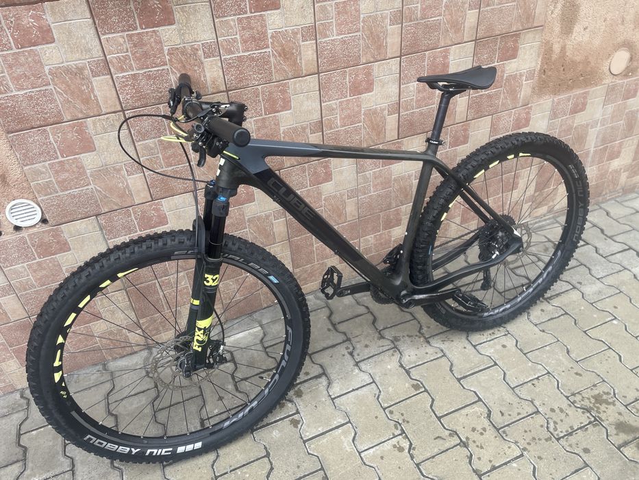 Bicicleta MTB"Cube"  Carbon 29-er XT Fox