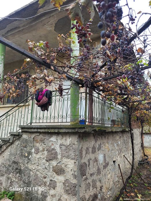 Продавам къща с Исперихово