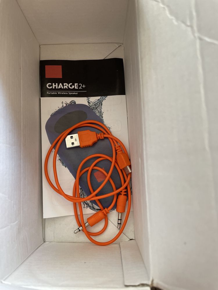 Червена тонколона CHARGE2+