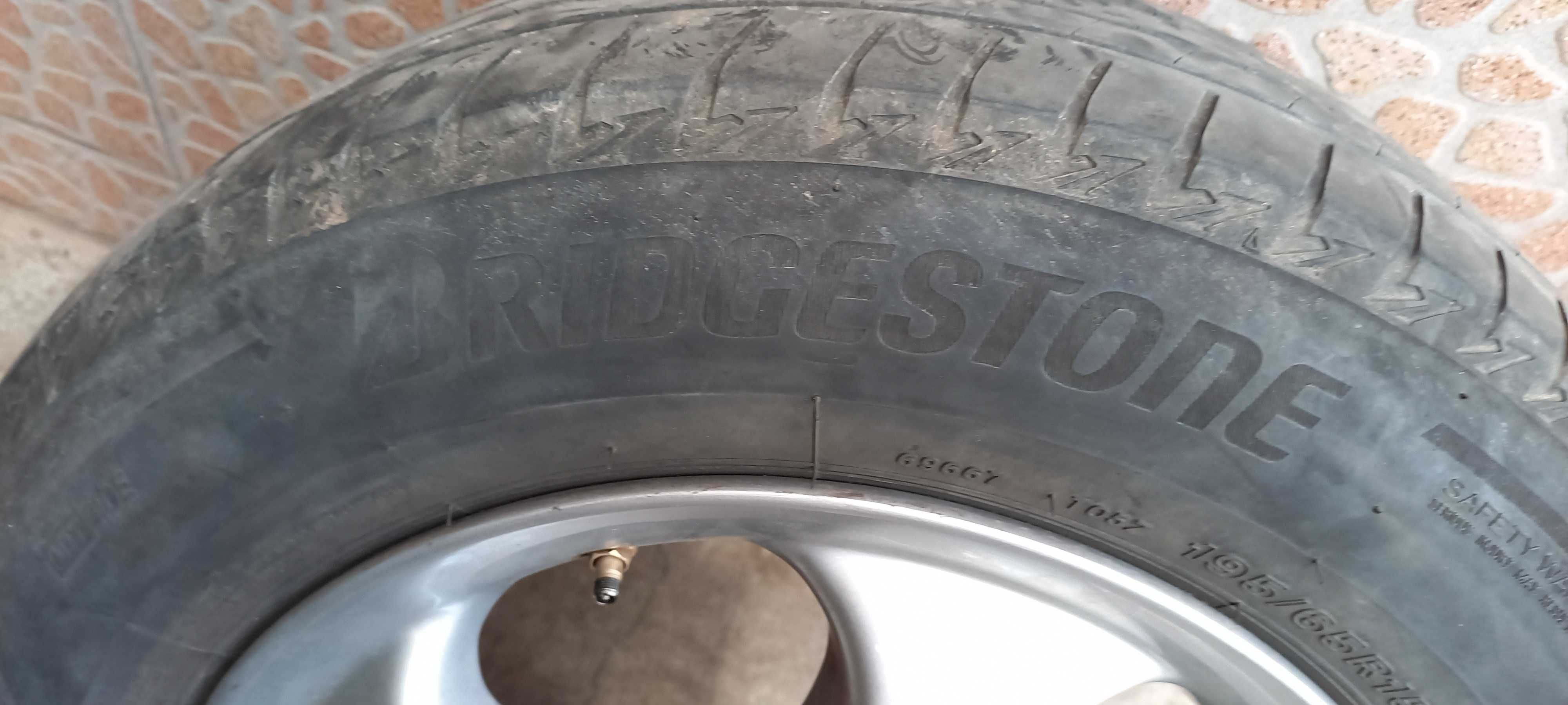 Летни гуми Bridgestone.