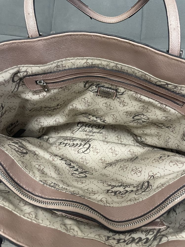 Дамска чанта guess