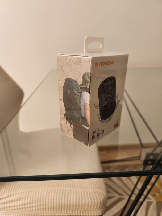 Vând boxă portabilă Bluetooth Riversong Jazz L6.
