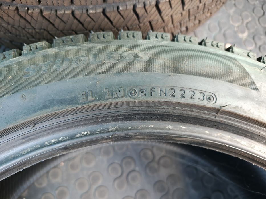 Продавам 4бр зимни гуми Bridgestone Blizak Ice. Размер 245/45/19.