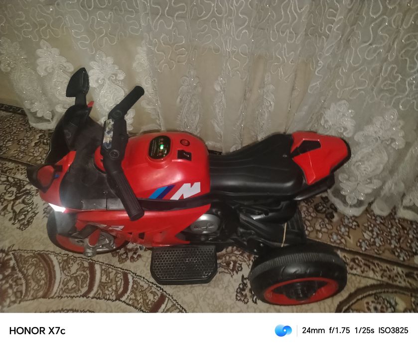 Matatsikl. 5  5.yarim yoshli bolaga to'g'ri  krladi