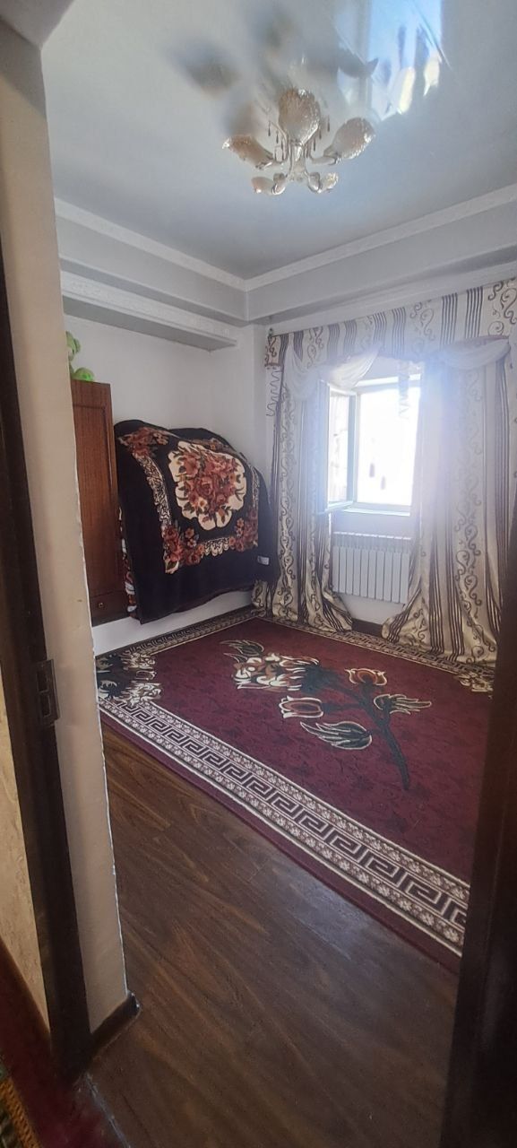 Чилонзор-23 фархатиский кинижнида ижарага берилади без маклер 600$ 3 х