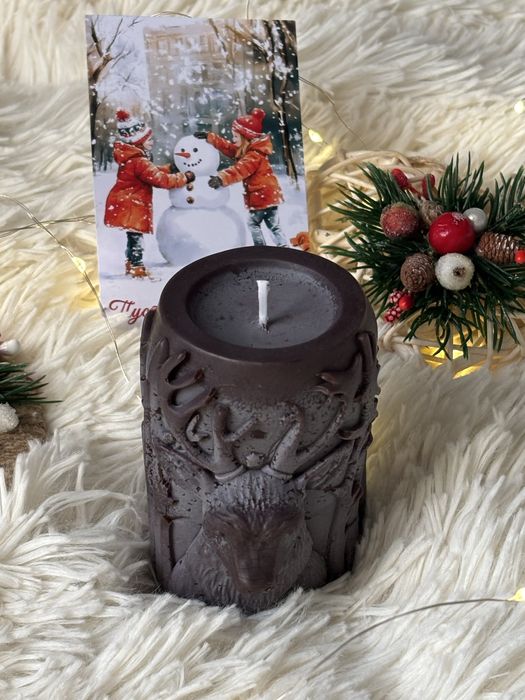 Новогодняя свеча олень с ароматом цитруса