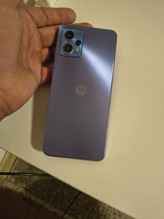 Motorola g13 4 GB RAM 128 GB memorie internă