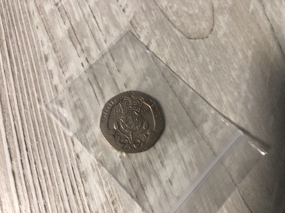 Monedă 20 pence UK, an 1997 cu regina Elizabeth II (transport gratuit)