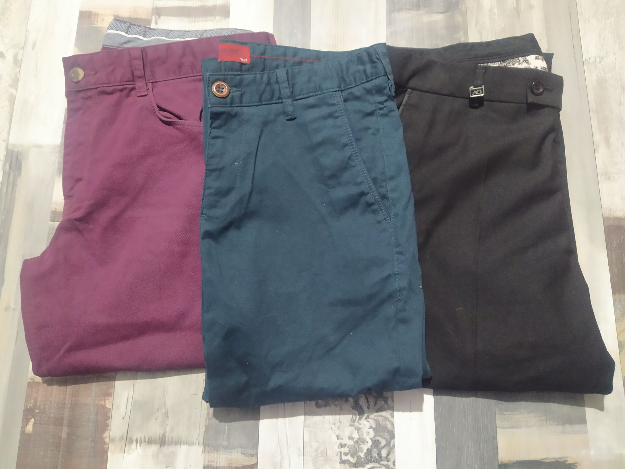 Три чифта мъжки панталони
