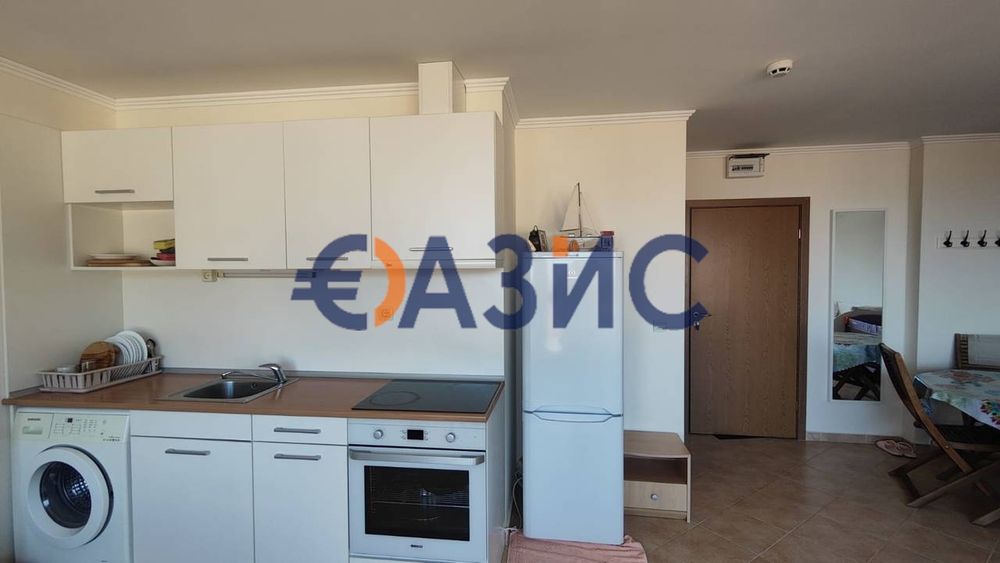 Просторно студио с панорамна гледка в комплекс "Негреско", Елените, 74