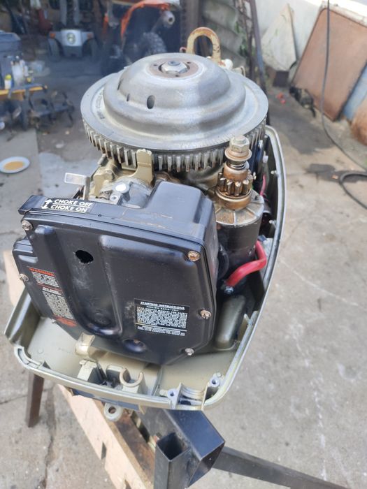 Мотор (двигател) за лодка Evinrude, за части или ремонт