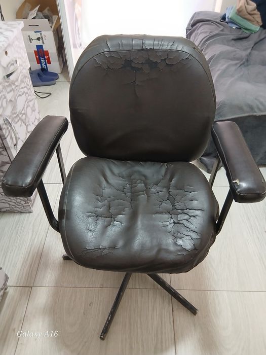 Sartarosh kreslo Sotiladi